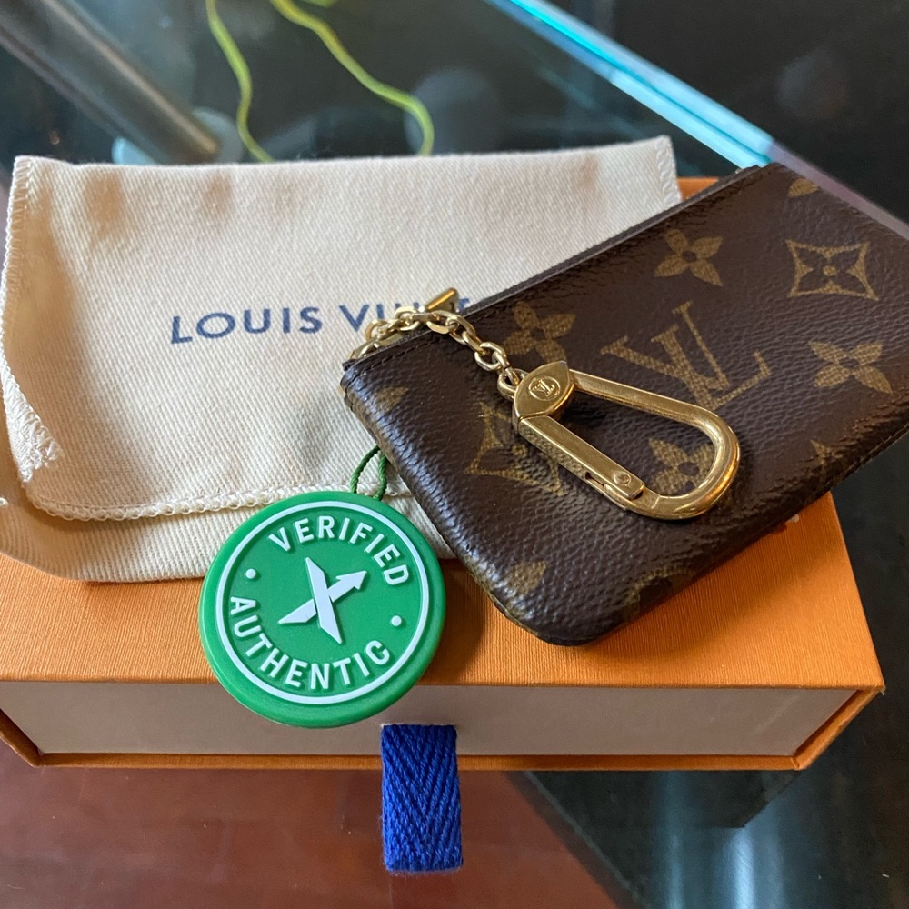 Lv Monogram Key Pouch - image 1